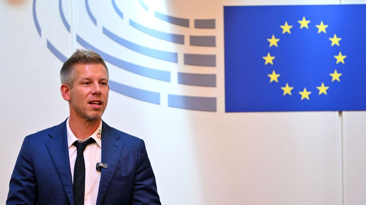 Magyar Péter jobboldaliként hivatkozik magukra és tolja az ukránpárti lobbit Brüsszelben