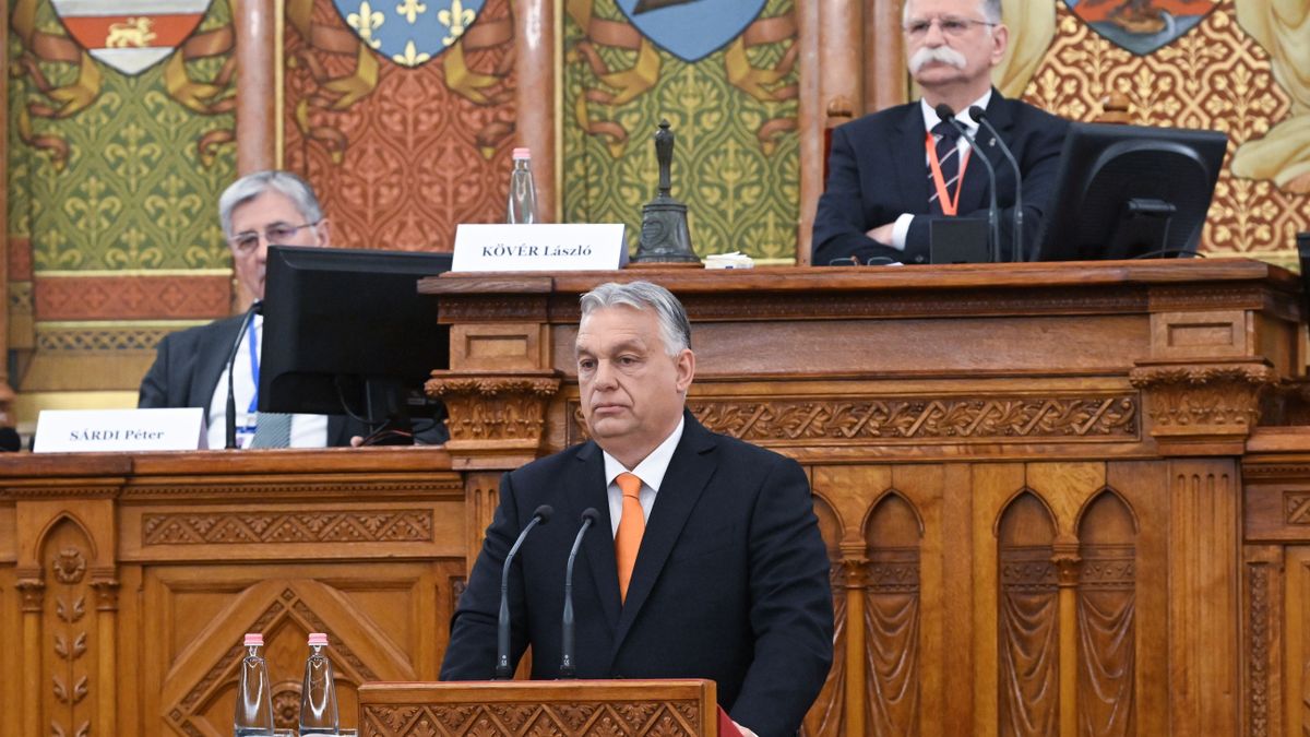 „Munkanélküliség, eladósodás és életszínvonal-esés” – ezek várnak ránk Orbán Viktor szerint, ha valóra válik Zelenszkij álma