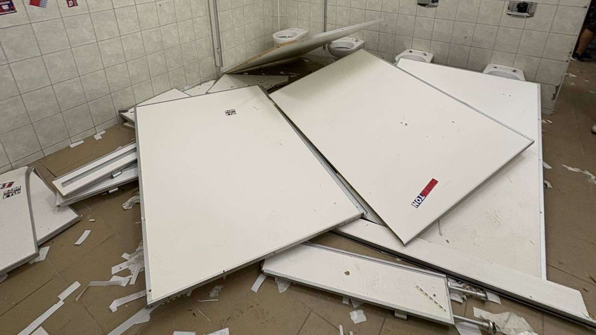 Elszabadultak a vandál drukkerek: nemcsak a Fradi járt pórul (FOTÓK)