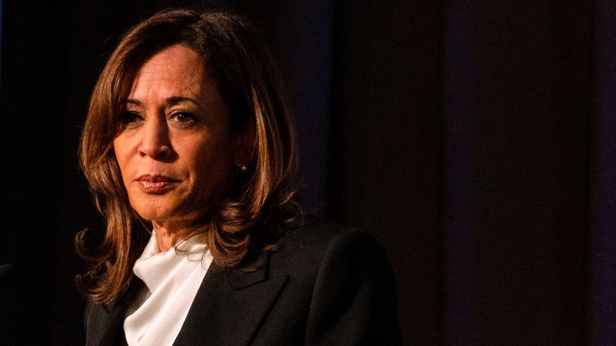 Előkerült Kamala Harris, rögtön megvádolta a Trump-kabinetet