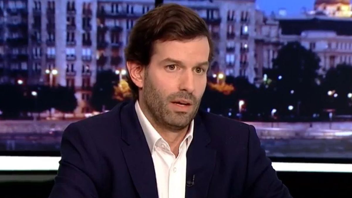 Saját pártját köpi szembe Fekete-Győr András, és a Kicsit tolja ezerrel