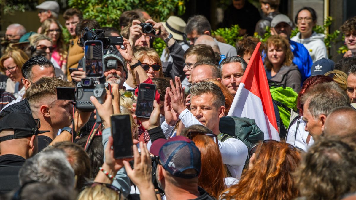 Magyarország válaszúton: demokrácia, vagy lángra lobban a harag?