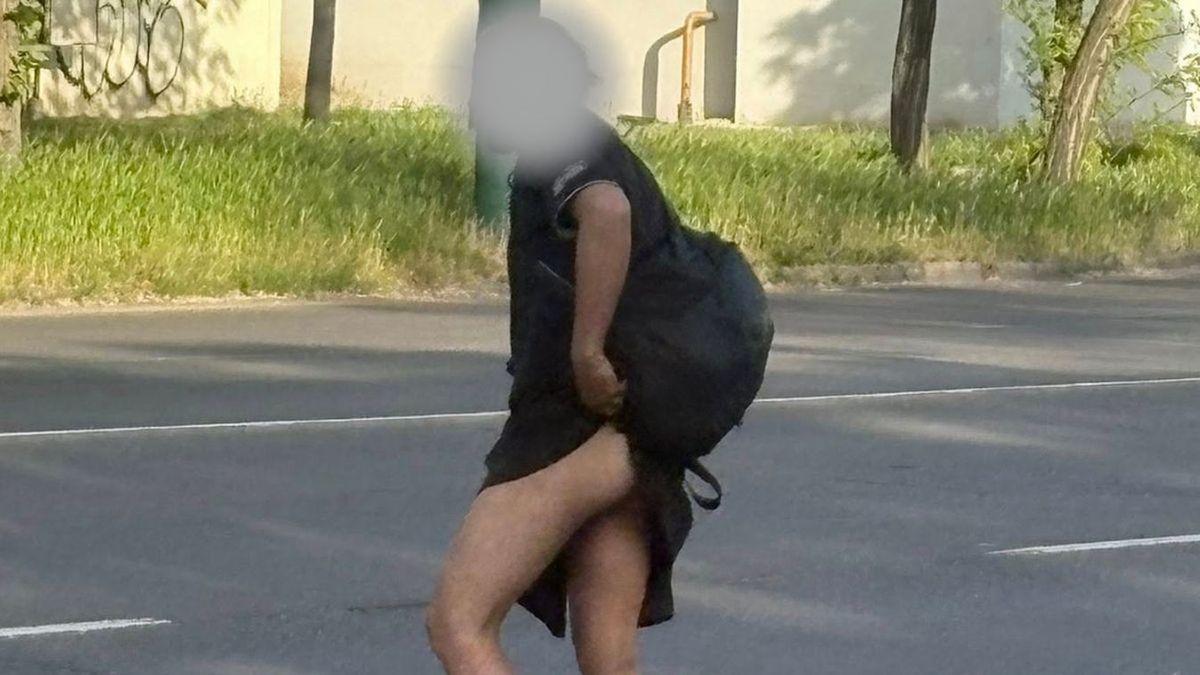 Rettegésben tartja a családokat: csupasz hátsóját mutogatva, szikével támad a szegedi rém