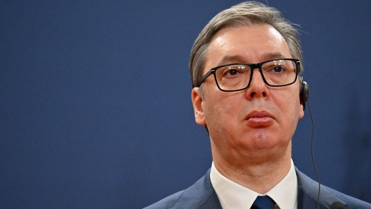 Kényszerleszállást hajtott végre Vucic Moszkvába tartó gépe