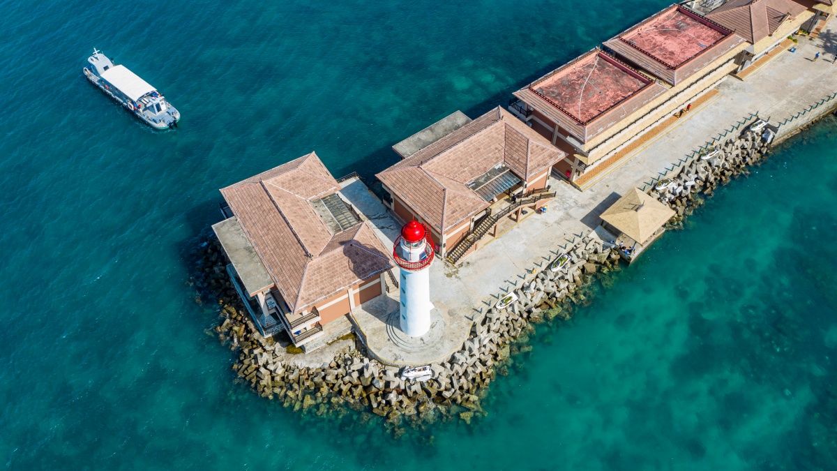 Hainan tárt karokkal várja a magyarokat