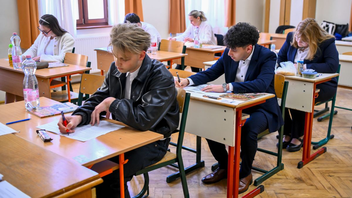 Érvelés helyett teszt, pénzügyi feladatok és projektmunkák – utánajártunk, hogy vizsgázott az új érettségi rendszer