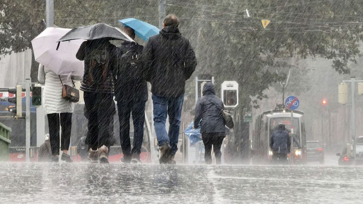 Lesújtott a vihar Budapestre: özönvízszerű eső csapott le a fővárosra