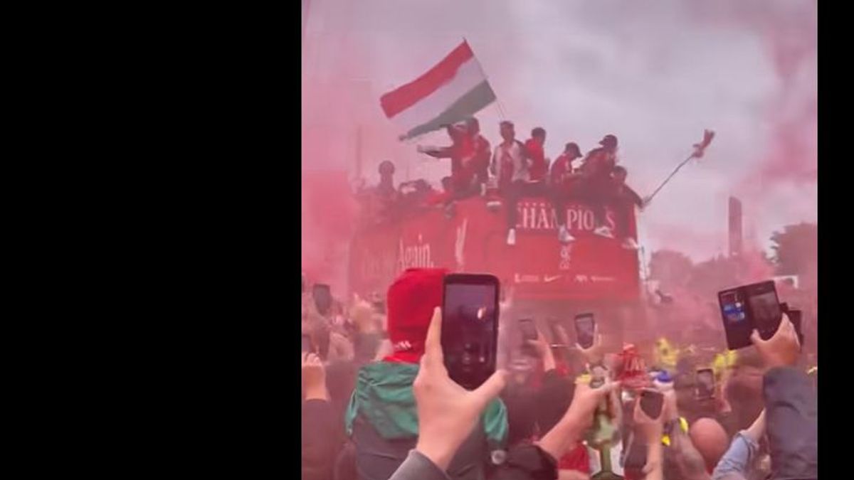 Magyar zászló a futballvilág tetején: így lengeti Szoboszlai Dominik a nemzeti lobogónkat Liverpoolban (VIDEÓ)