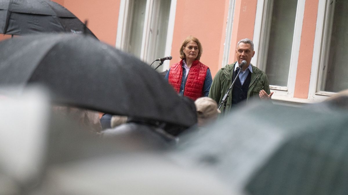 Mi köze a csüngő csucsornak a brüsszeli politikusokhoz? – A Lázárinfón ez is kiderült (VIDEÓ)