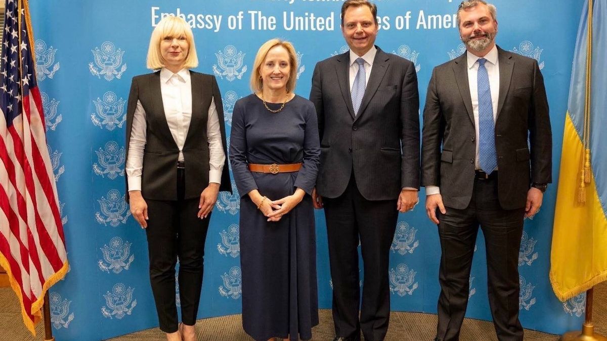 Sokatmondó fejlemény: Ukrajna amerikai nagykövete már a háború utáni újjáépítésről egyeztet