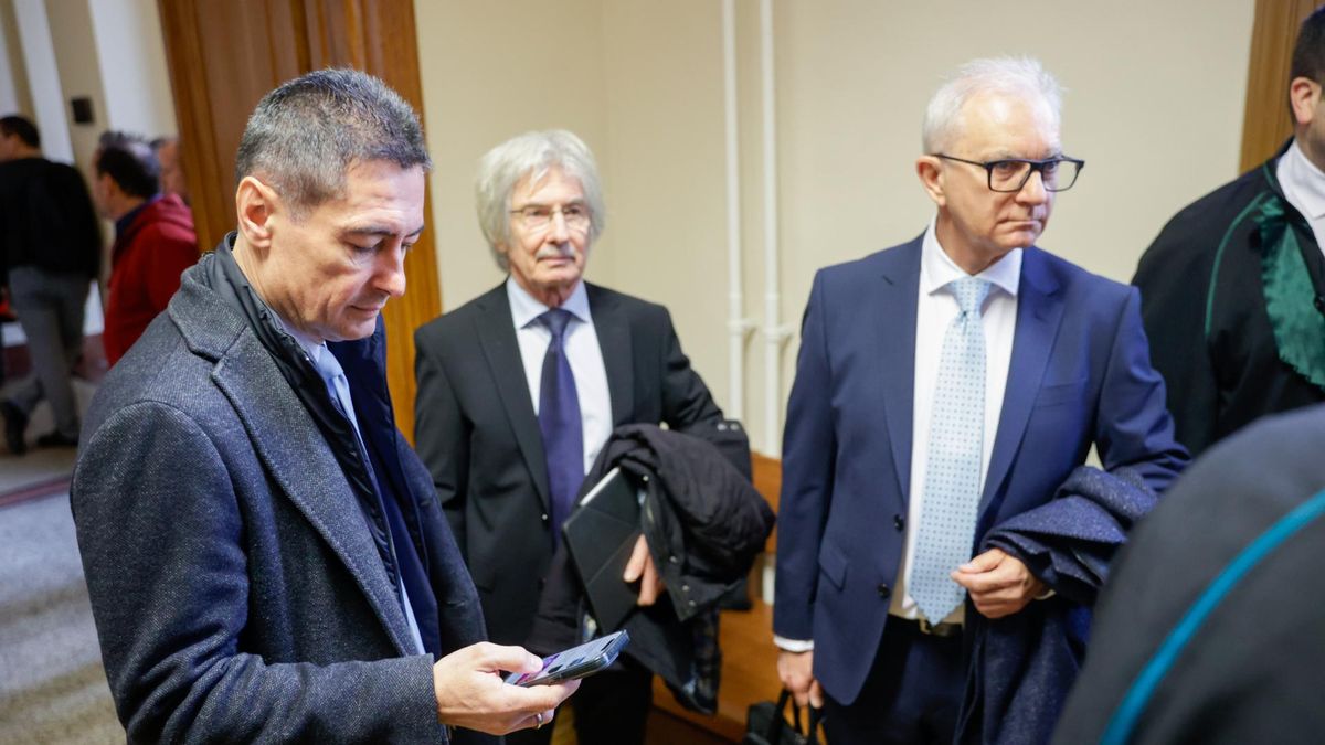 Zuglói parkolási botrány: tovább tagadnak a szocialista vádlottak