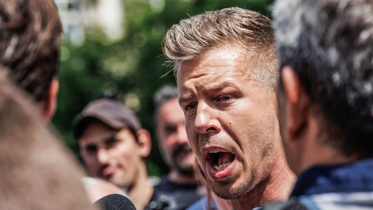 Magyar Péter óriásit ment: „Magyarországon tízzel cammognak a vonatok, mer’ Orbán!”