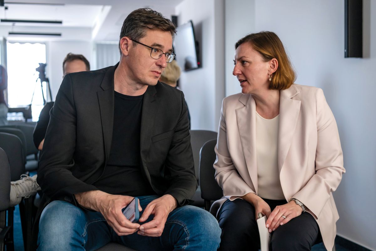 KARÁCSONY Gergely; WALTER Katalin
