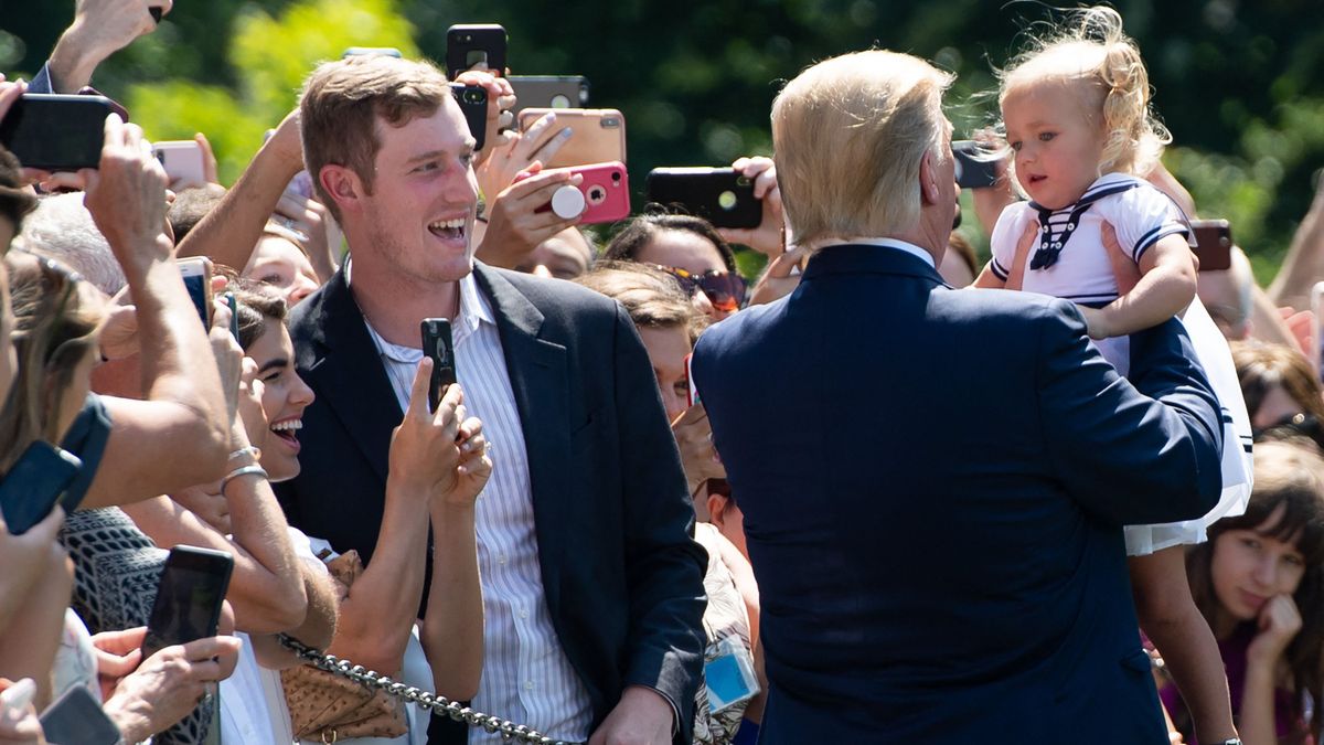 Trump is rákapott a babakötvényre? Amerikában is jöhet az államilag támogatott gyermekszámla