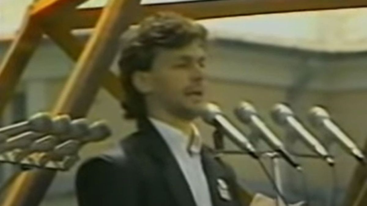 „Ezen a napon dőlt meg a kommunizmus” – Orbán Viktor visszatért legendás beszédének helyszínére (VIDEÓ)
