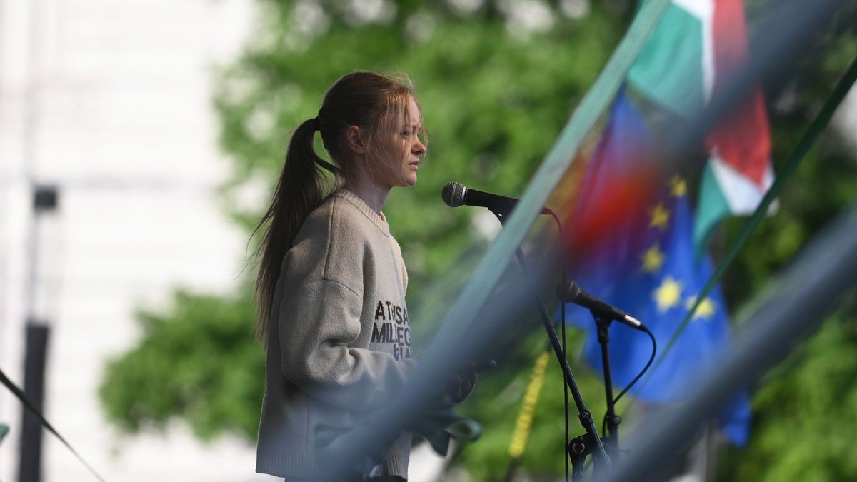 Feljelentették Pankotai Lilit, miután Orbán Viktor elpusztításáról beszélt Puzsér tüntetésén