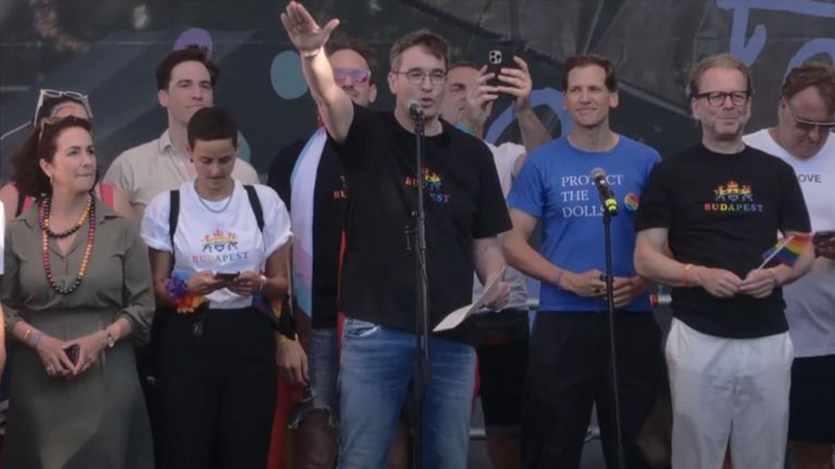 Karácsony pride-os karlendítése még Hollandiában is felkavarta az állóvizet (VIDEÓ)