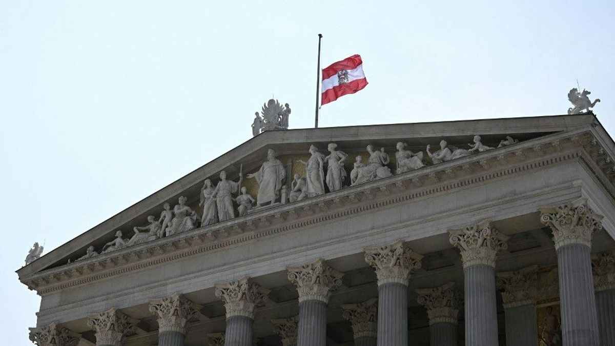 Gyász és döbbenet uralkodik Grazban az iskolai lövöldözés után