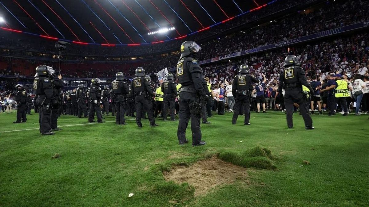 Francia vandáloktól hangos a német sajtó – kétezren rohanták meg a müncheni pályát (VIDEÓ)