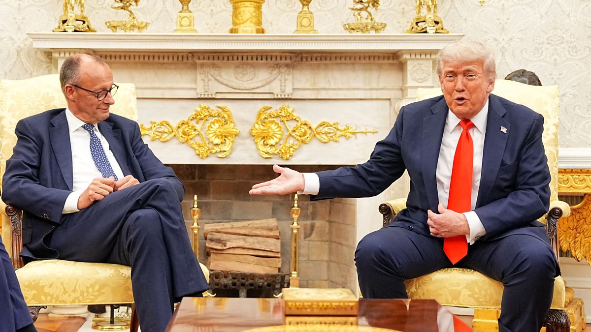 Nem hiszi el: Trump a német kancellár arcába mondta, hogy a D-nap nem volt kellemes a németeknek (VIDEÓ)