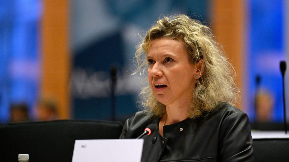 Felháborító: Kollár Kinga ismét Brüsszelben lobbizik a magyar érdekek ellen, most a közlekedésfejlesztés a célpont