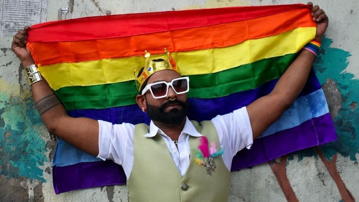 Harmincezren vonultak a bukaresti Pride-on – előállították azokat, akiknél tojásokat találtak