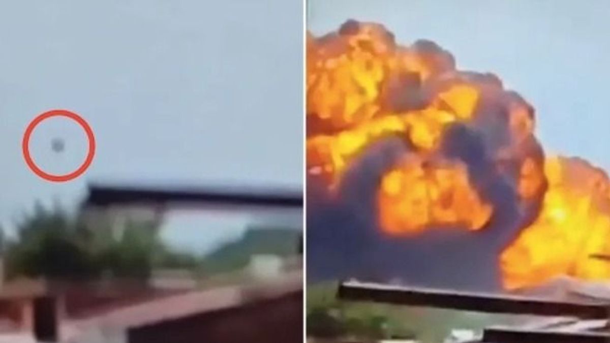 Ez menthette meg az egyetlen túlélőt: drámai felvételen a lezuhant indiai gép leszakadó ajtaja (VIDEÓ)