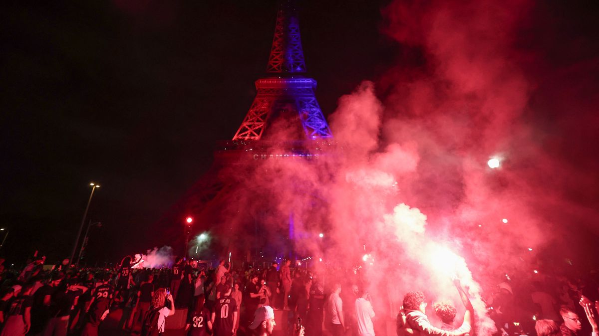 Pokoli ünneplés – emberéletekbe került a PSG-szurkolók tombolása Párizsban (VIDEÓ)