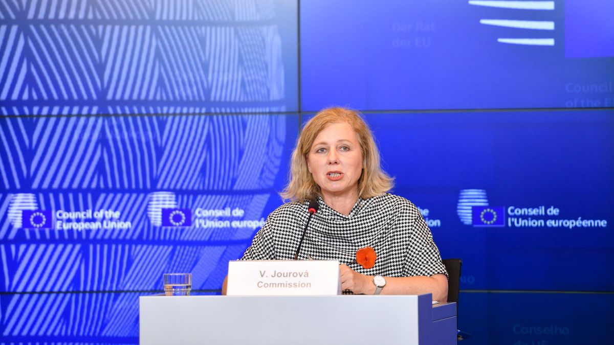 Vera Jourová újra bedobta magát: teljes gőzzel nekiment Magyarországnak, és a vérgőzös orbánozás sem maradt el