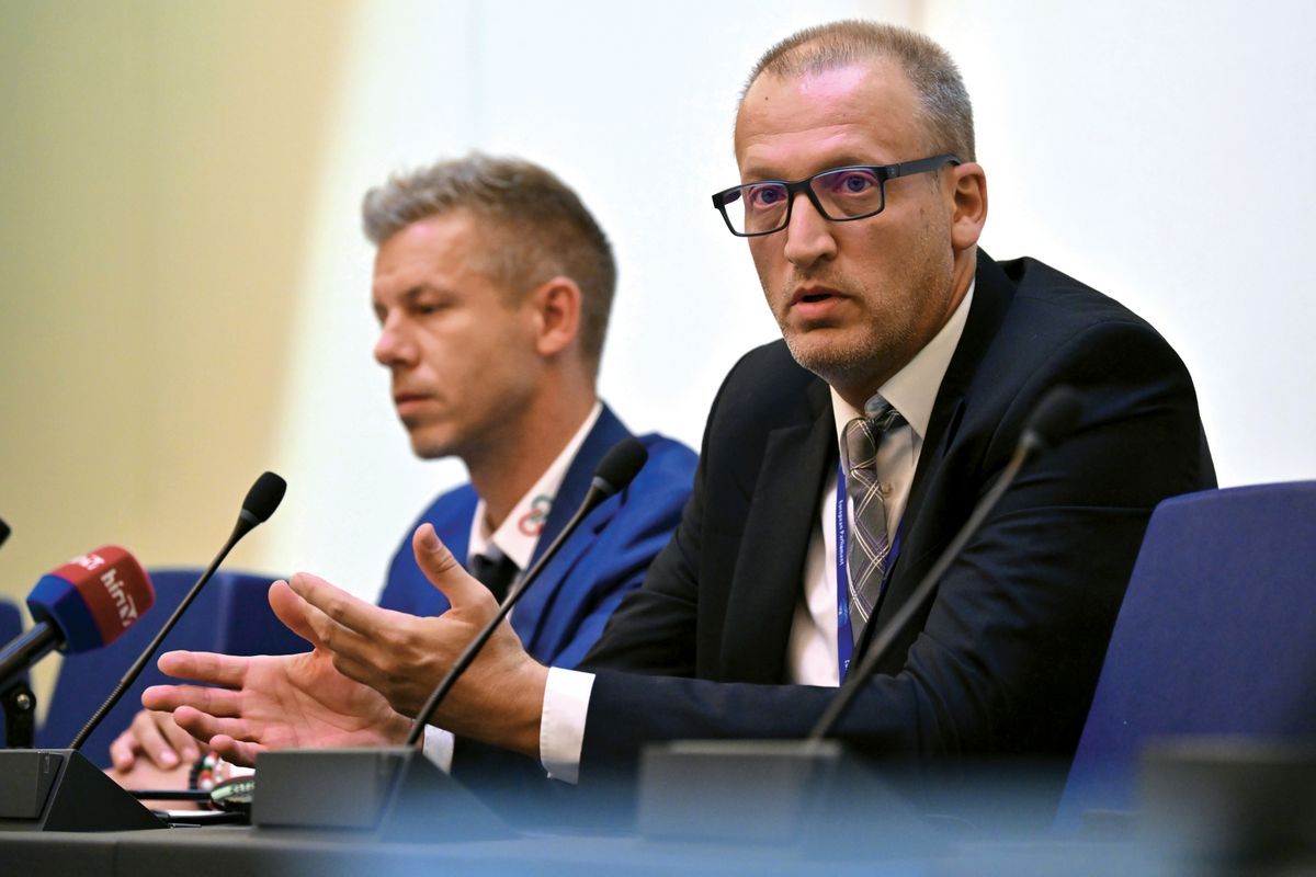 MAGYAR Péter; TARR Zoltán