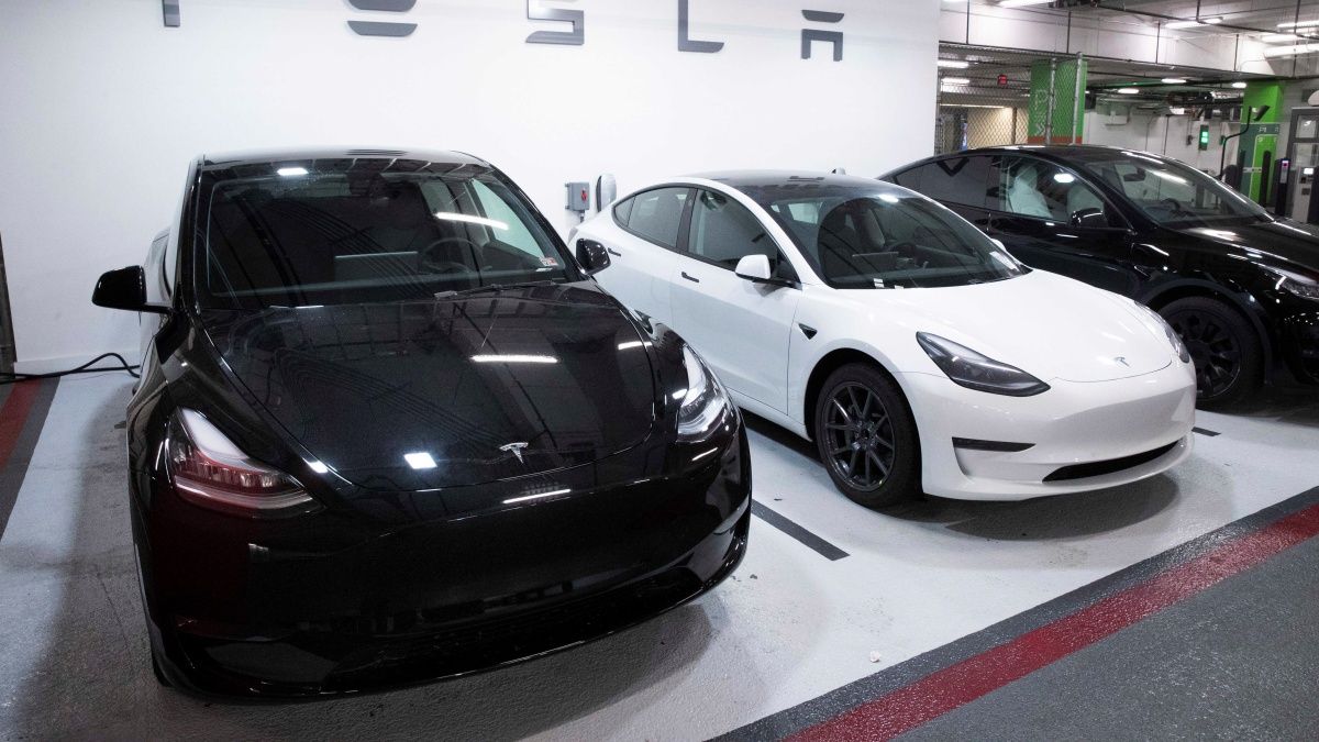 Régóta várt szolgáltatást indított el a Tesla – de lehet, hogy túl későn