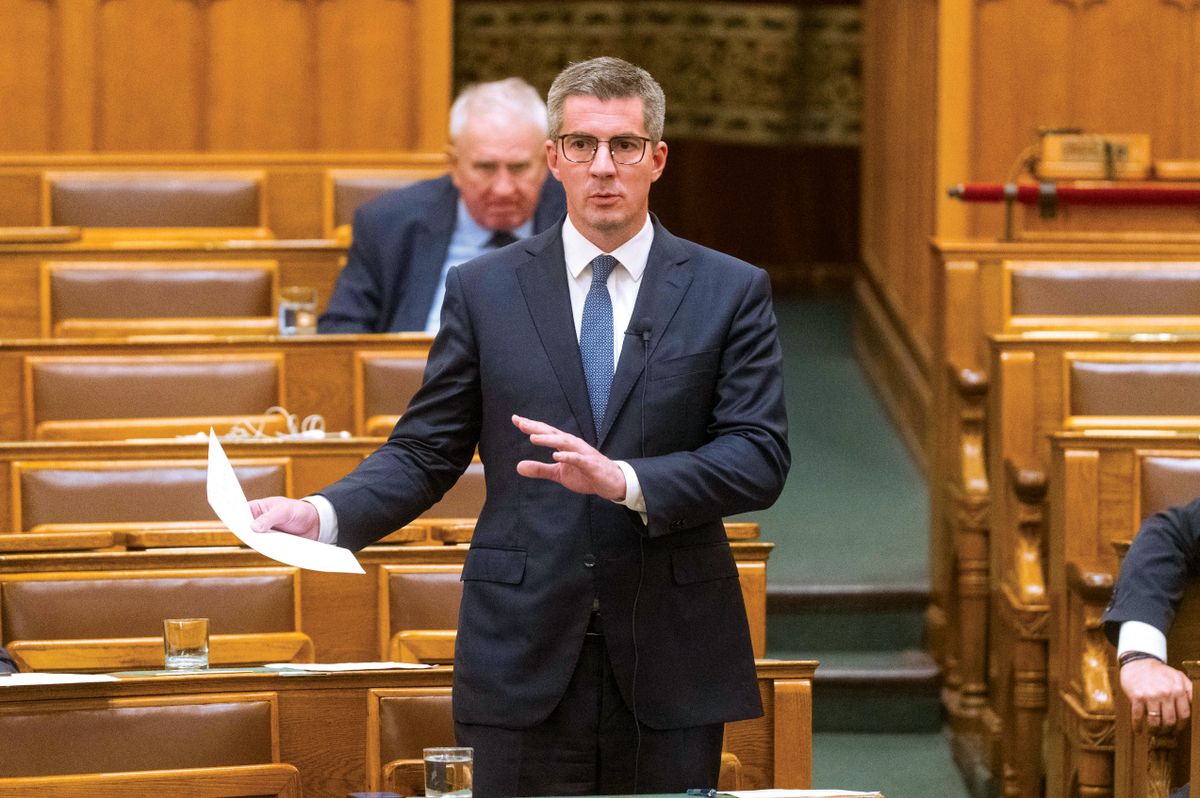 KOCSIS Máté
