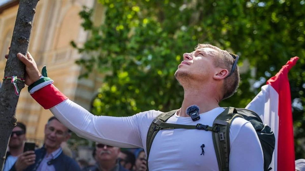 Pedig még nincs is karácsony: nagyon várt ajándékkal lepték meg Magyar Pétert