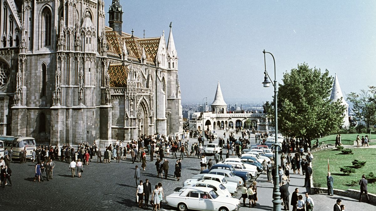 Hogyan zaklattak a kádári titkosrendőrök egy katolikus kórust? – Vajon tényleg a rendszer megdöntésén dolgoztak a Mátyás templomban?