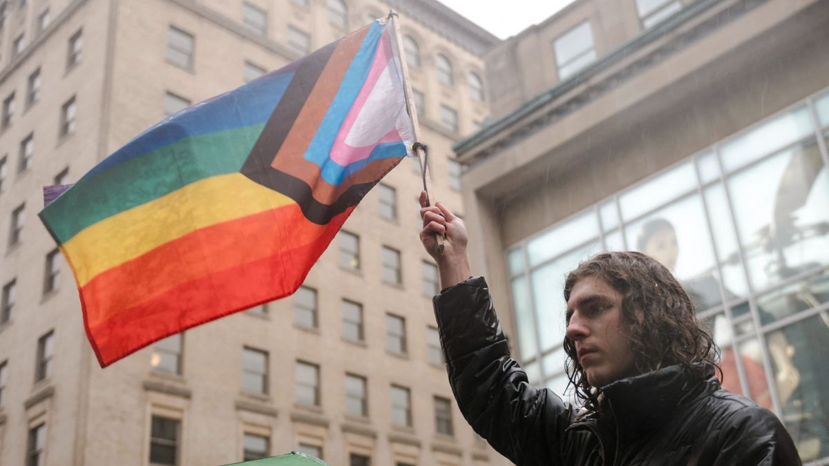 Ez már mindennek a teteje: meztelen Pride-ot tartottak a kisgyerekek szeme láttára (VIDEÓ)