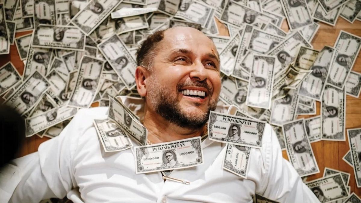 Olvasom, hogy Majka immár a közgazdaságtanhoz és a biztonságpolitikához is ért