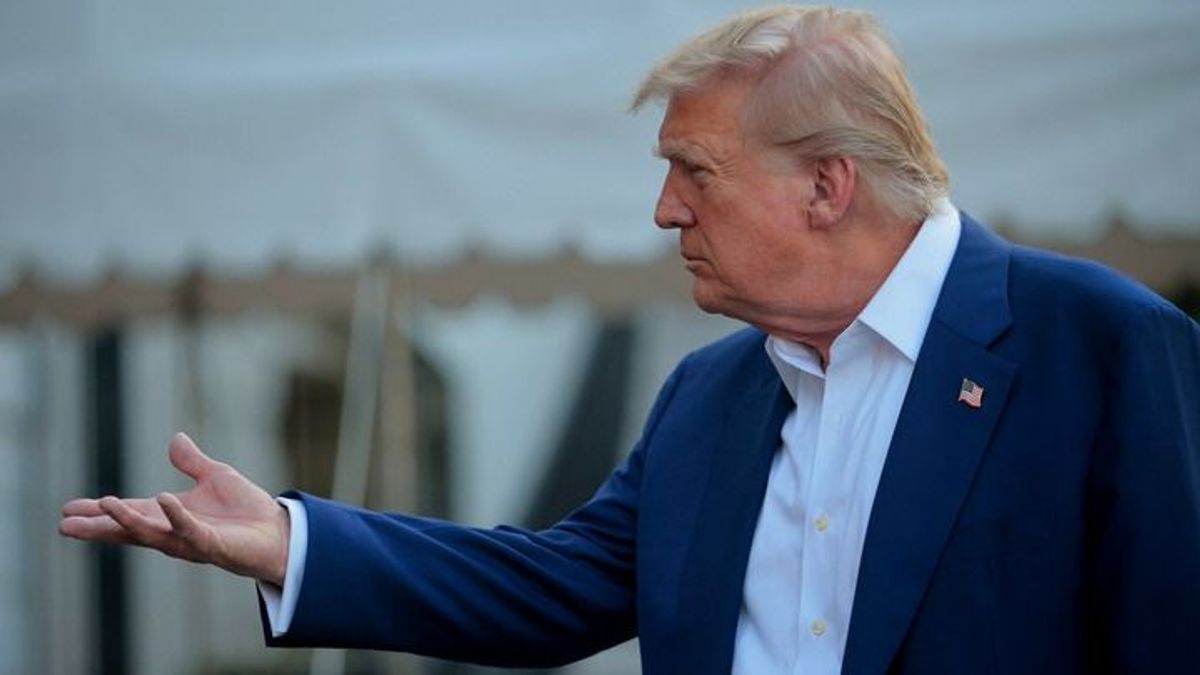 A NATO csúcs nem volt más, mint totális meghódolás Donald Trump előtt