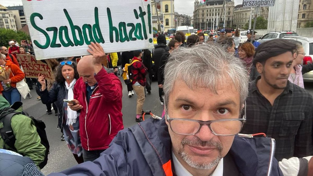 Mikor lesz már végre SZERETET bennetek – ti „krokodilagyú”, „segghülye”, „fogatlan”, „dagadék”, „patkány” Fidesz-szavazók? Ó, mikor?