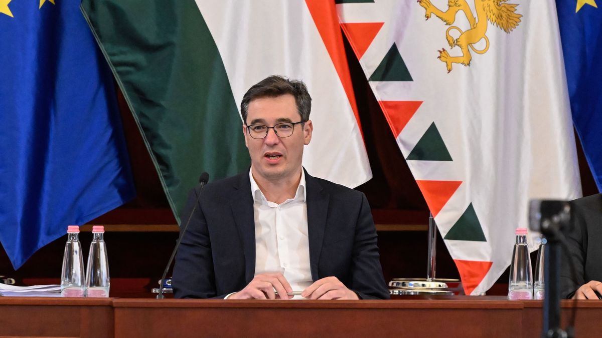 Kedves Főpolgármester Úr! Kedves tiszások! A választók képviselete nem lájkbajnokság, hanem kemény munka!