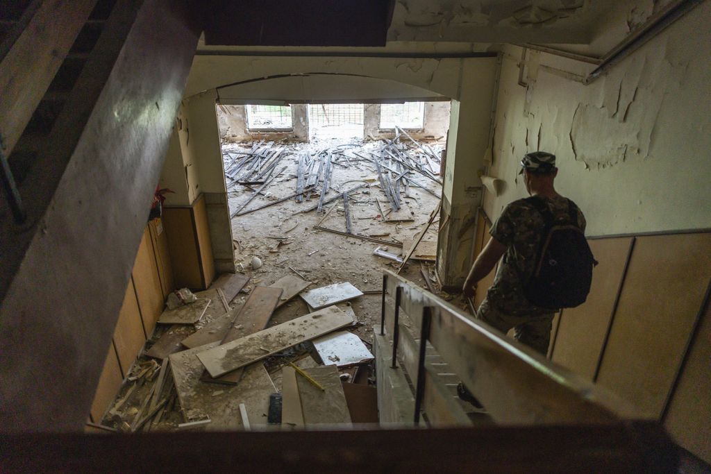 Urbex - Urban Explorer - városi felfedező - Dragon Urbex - a személyazonosság és a helyszínek szándékosan nincsenek feltüntetve - Pest megye, elhagyatott épületek, balesetveszélyes terület
20250417
fotó: Németh András Péter NAP Szabad Föld