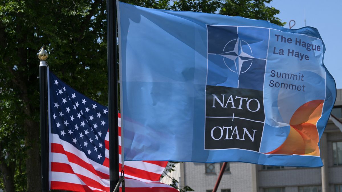 Öntenék a pénzt a NATO-ba, a hadiipar fölözheti le a hasznot
