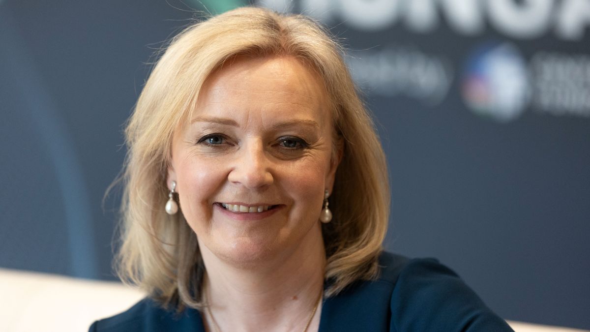 „A brüsszeli bürokratákat brit bürokratákra cseréltük” – Liz Truss volt brit miniszterelnök a Mandinernek