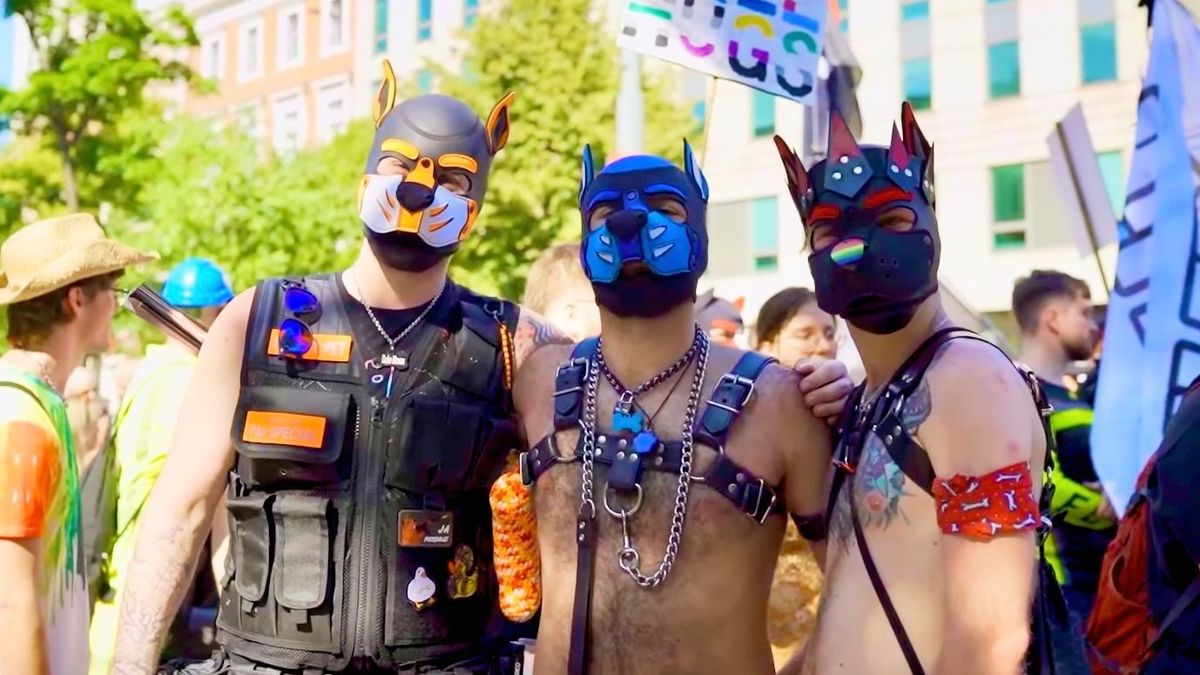 Tüntető a bécsi Pride-on: „Valahogyan ki kéne rúgni Magyarországot, nem az EU-ból, de...”