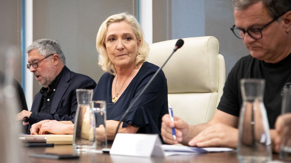 Erős üzenetet küldött a magyaroknak és az egész világnak Marine Le Pen: „történelmi pillanatot” emlegetett Európa jó irányba terelésében