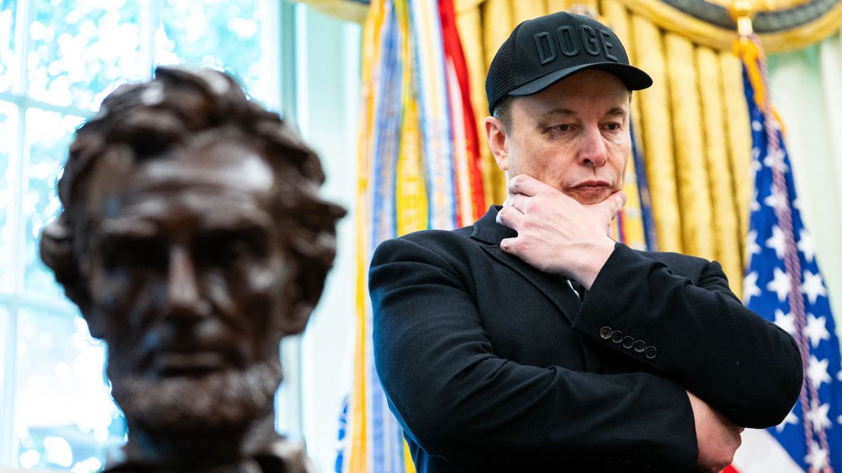 Előkerült Elon Musk – a milliárdos azt állítja, aktiválta a Starlinket Teherán felett