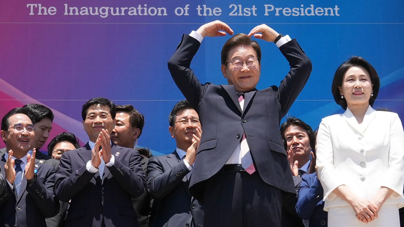 Lee Jin-man / POOL / AFP

