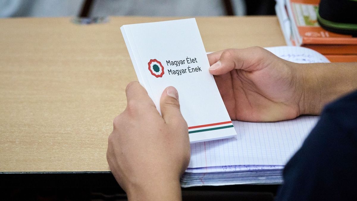 Magyar élet, magyar ének – egy daloskönyvről és a Kárpátiáról