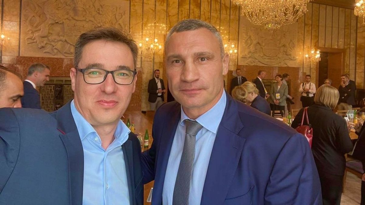 „Bűzlik a zsarnokságtól a Zelenszkij-rezsim” – Karácsony Gergely barátja élesen bírálta az ukrán elnököt