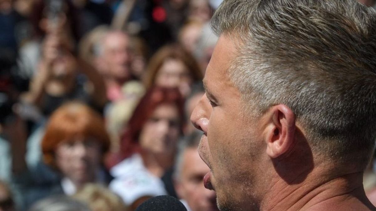 Legyünk erősek: „Peti pojácának” nem fontos a magyarok érdeke – csak a saját hatalma