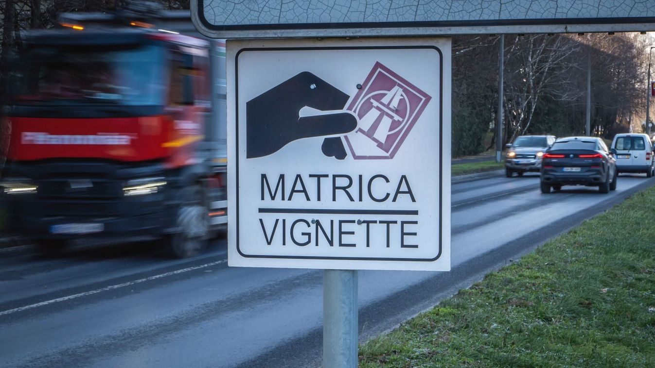 Szeptembertől eltörlik a kényelmi díjat az autópálya-matrica online vásárlásánál